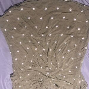 Sonoma Olive top with Cream Floral Accents